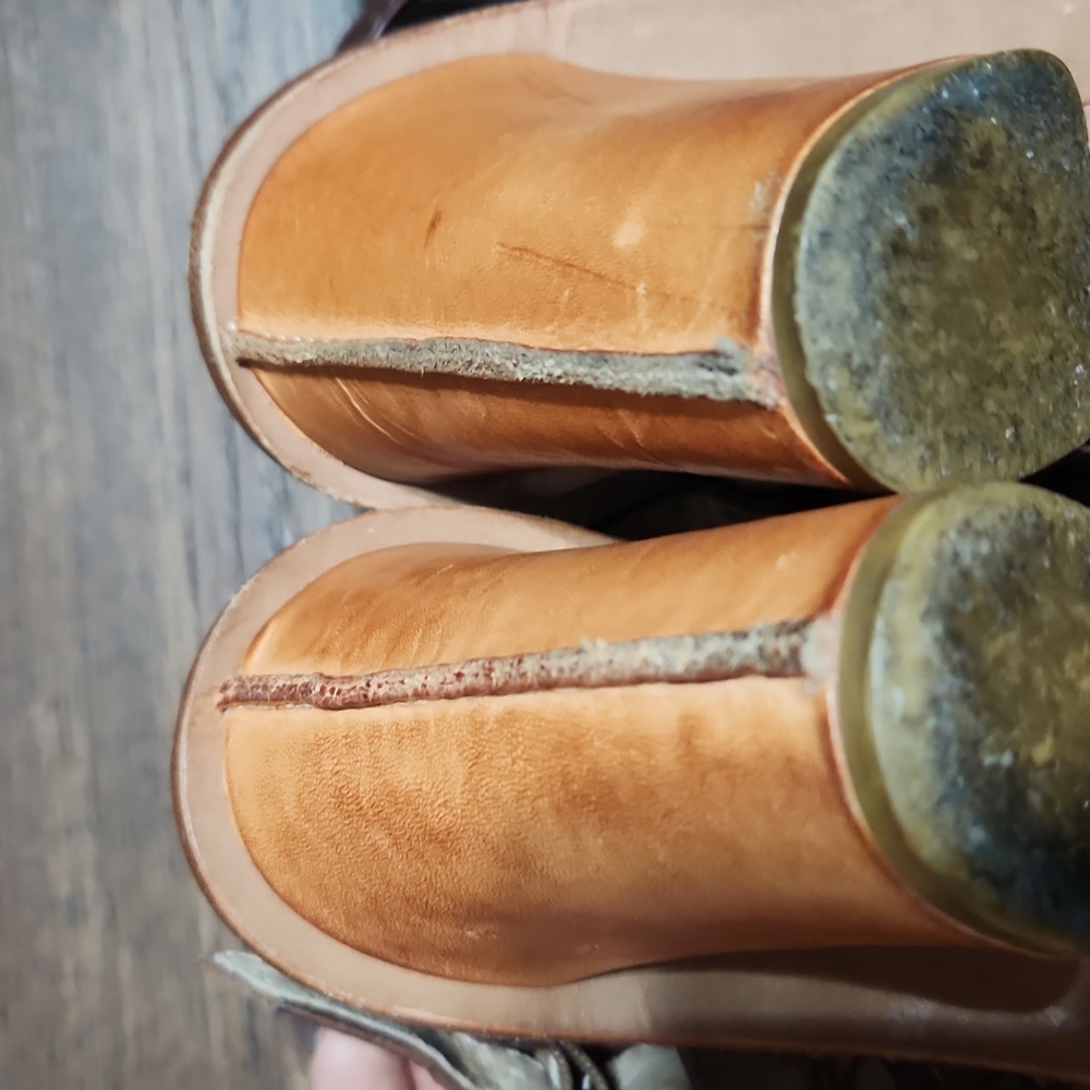 Beautiful Frye Leather Heels - Picture 8 of 12
